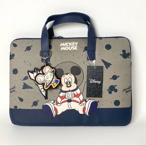 Mickey Mouse Hugged Minnie and Kissed Her Laptop Shoulder Bag,Shockproof Slim Computer Carry Case 13/14/15.6 Mickey Mouse Hugged Minnie and Kissed Her Laptop Shoulder Bag,Shockproof Slim Computer Carry Case 13/14/15.6